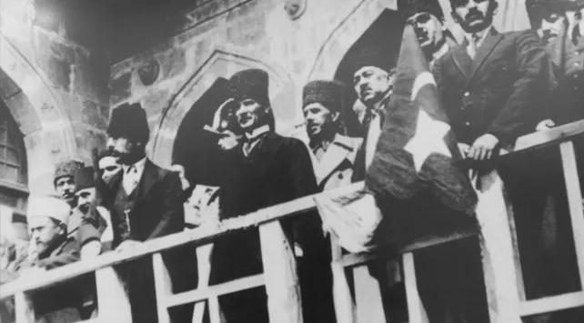 Cumhuriyet'in ilanı