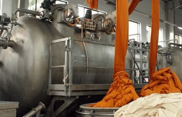 Dispergatör Kullanımı ve Polyester Boyamadaki Yeri