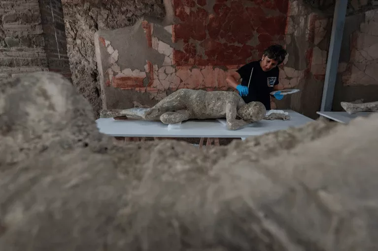Pompeii'nin DNA Gizemi: Tarihi Varsayımları Değiştiren Yeni Keşifler