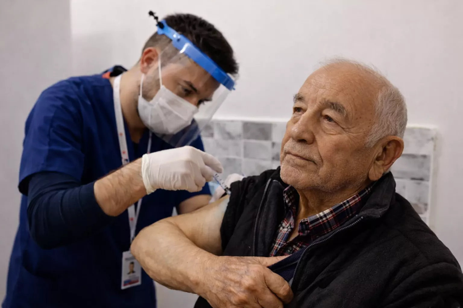 Yaşlılarda Aşıların Beklenenden Daha Geniş Sağlık Etkileri